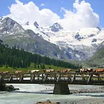 Roseg-gletscher Hotel