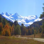 Roseg-gletscher 3* بونتريسنا